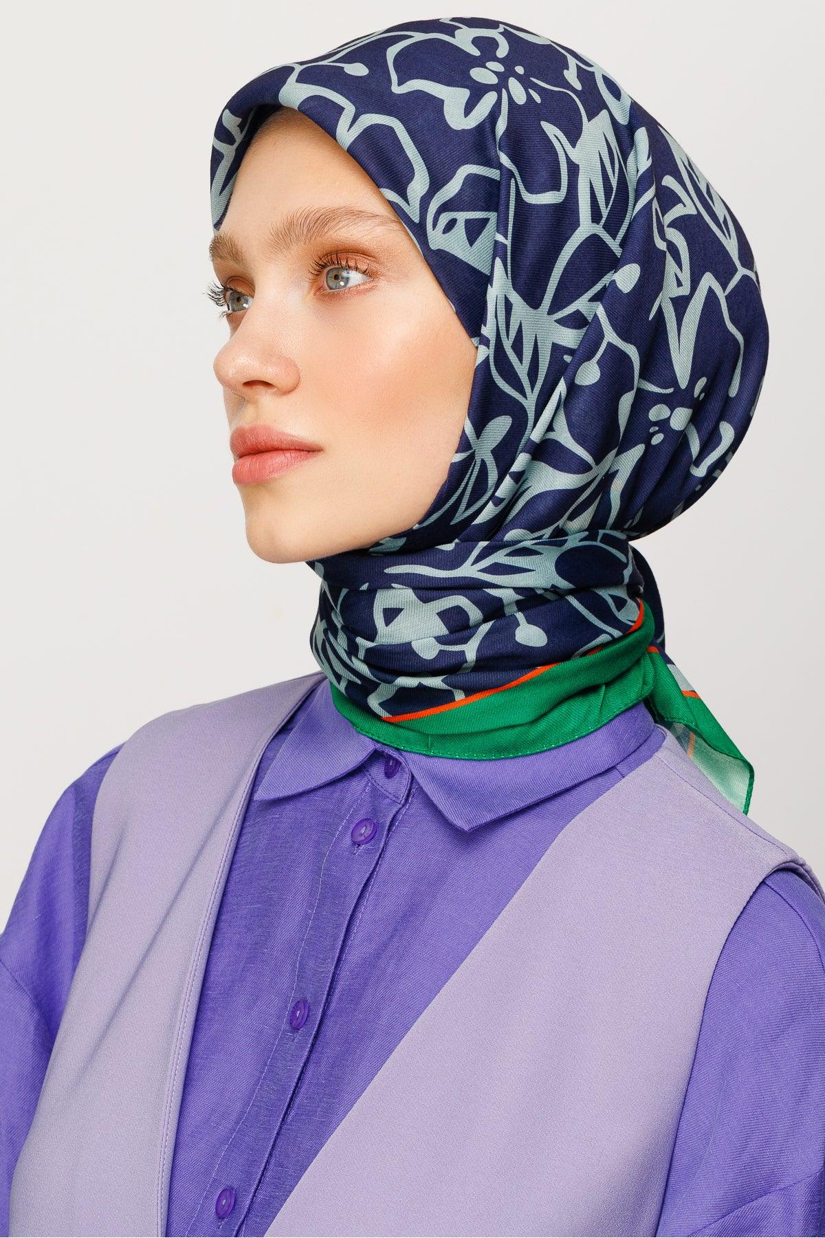 Square stylish women head scarf - Hijabi Mood