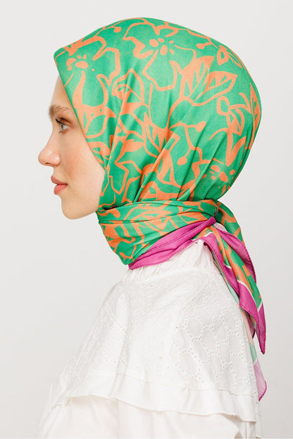 Square stylish women head scarf - Hijabi Mood