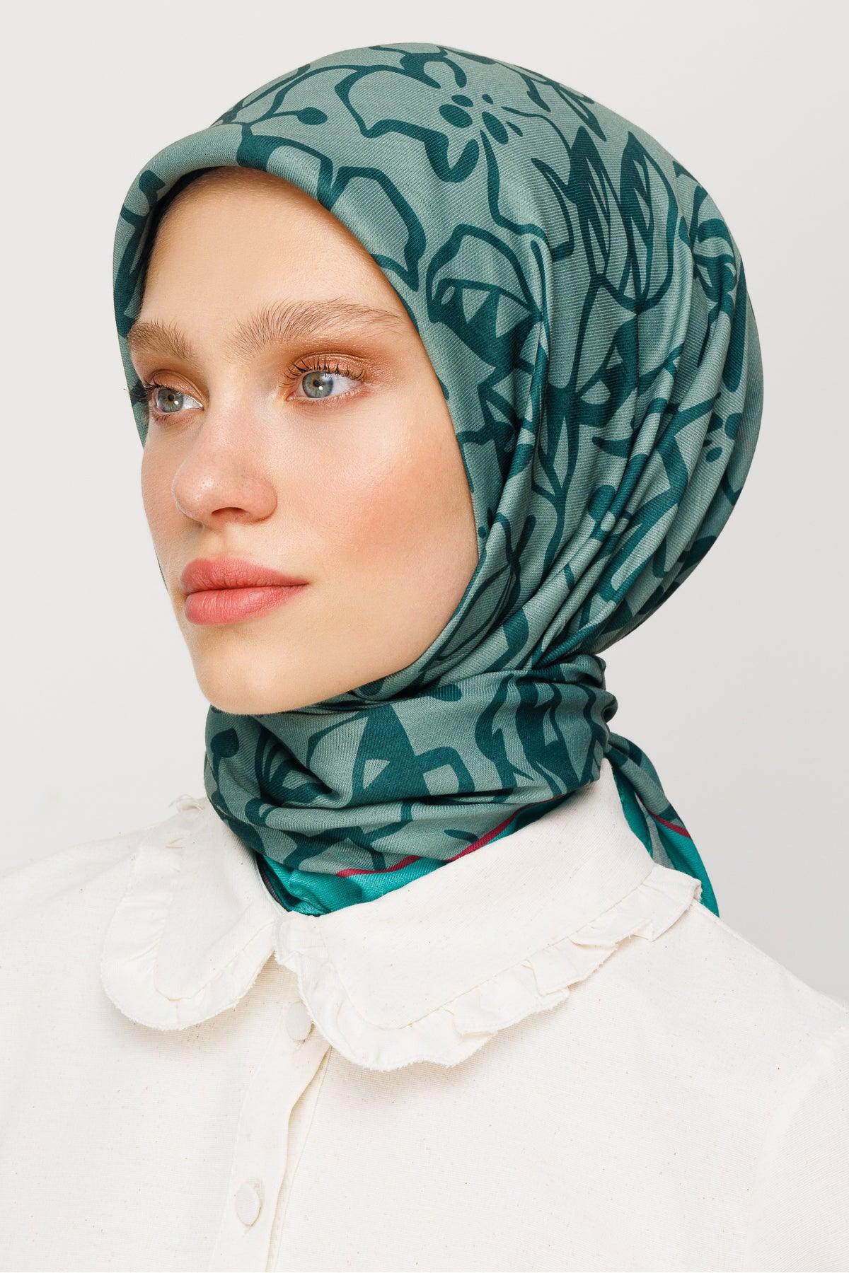 Square stylish women head scarf - Hijabi Mood